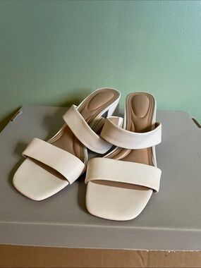 Women's Cream Double-Band Slide Heels size 10